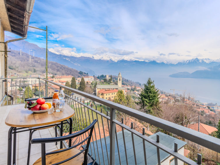 Appartement Vignola in Cremia met bergzicht en meerzicht in Cremia