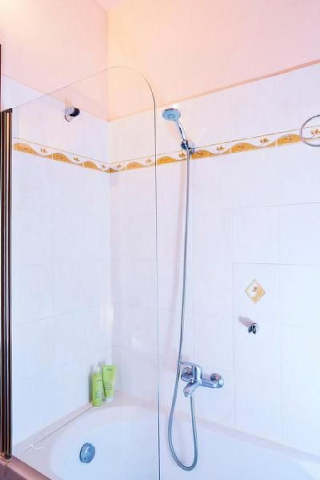 Little Paradise-Inside