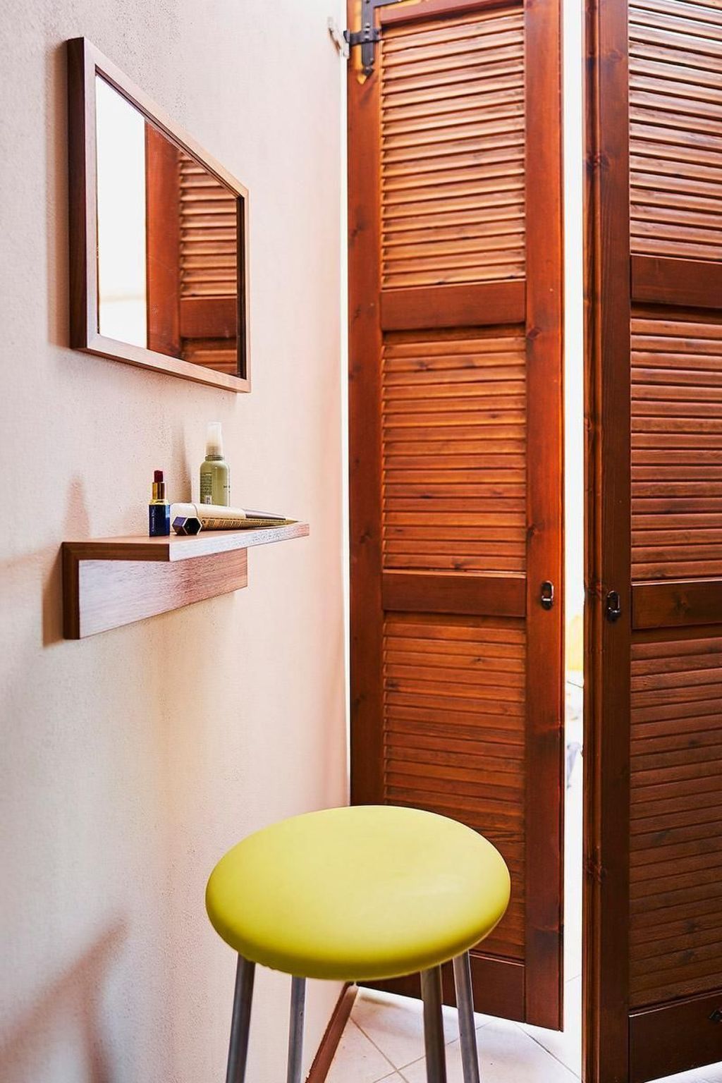 Little Paradise-Inside