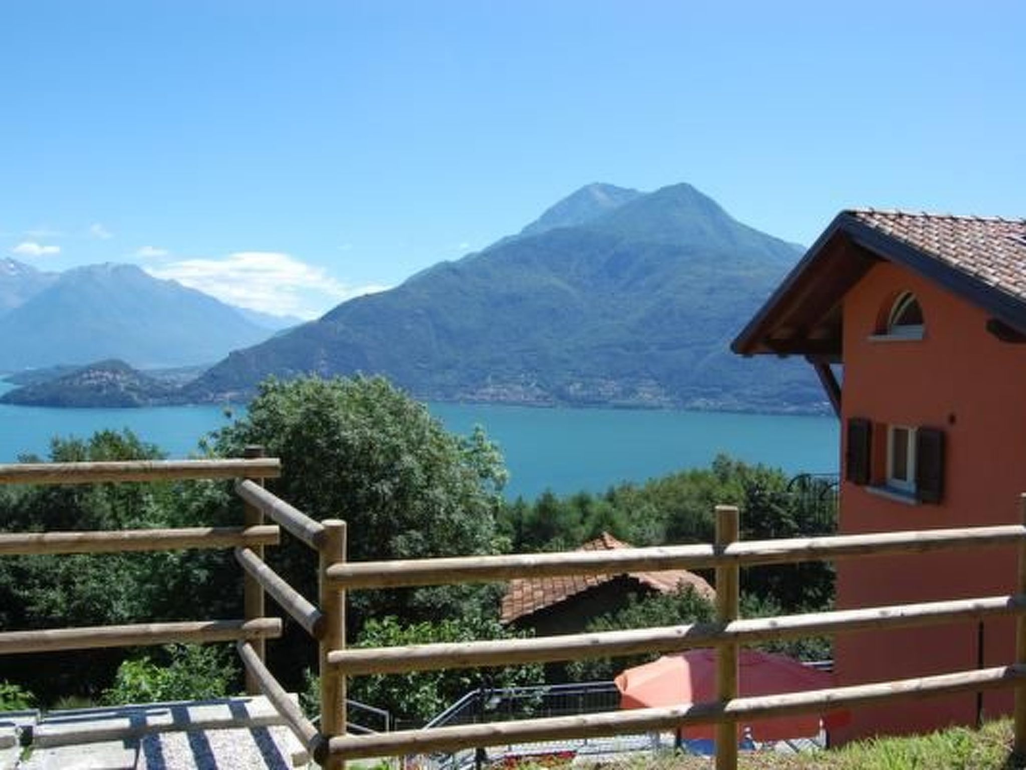 Rustikales Haus in ruhiger Lage mit  Seesicht-Binnen