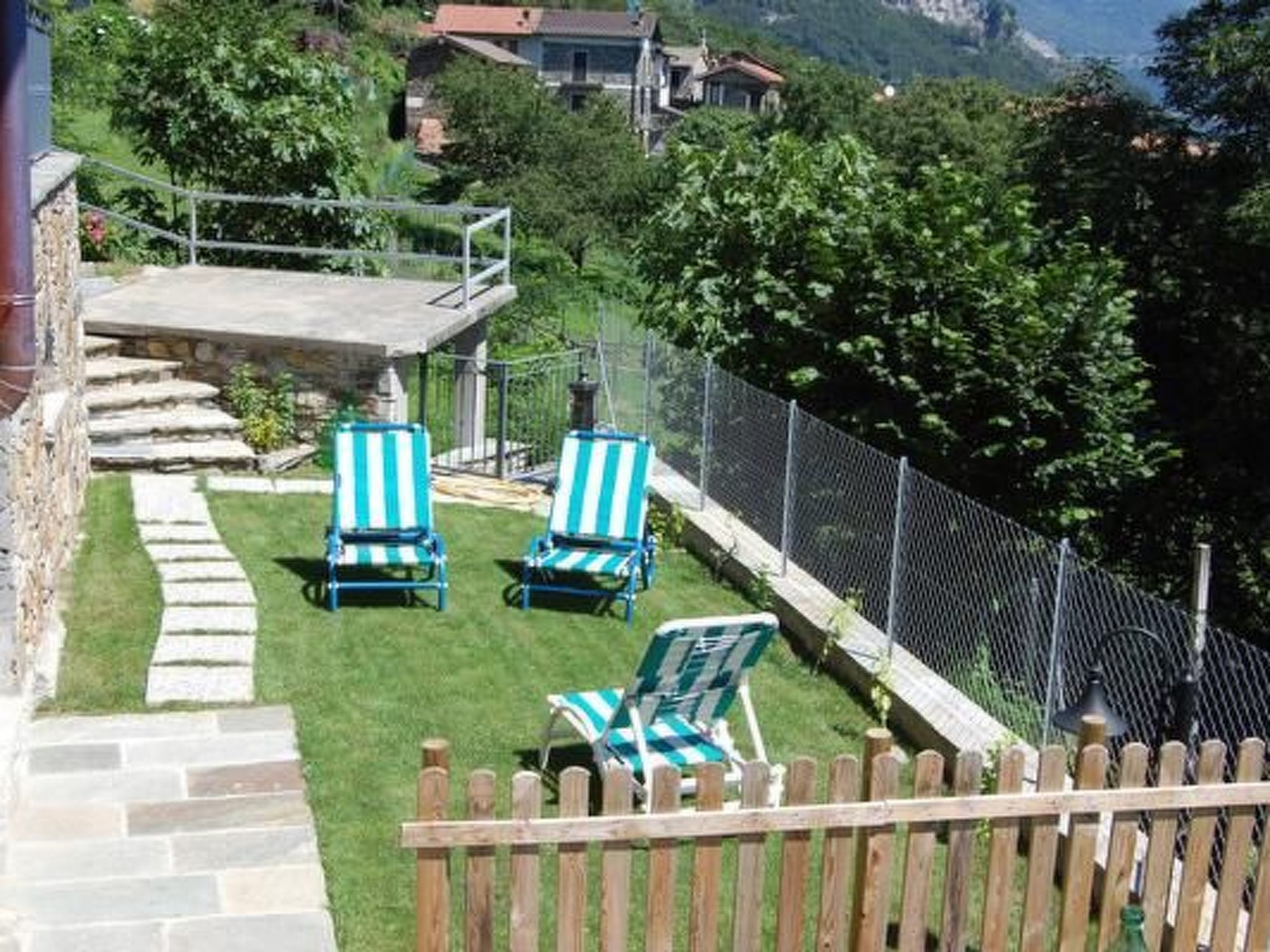 Rustikales Haus in ruhiger Lage mit  Seesicht-Binnen