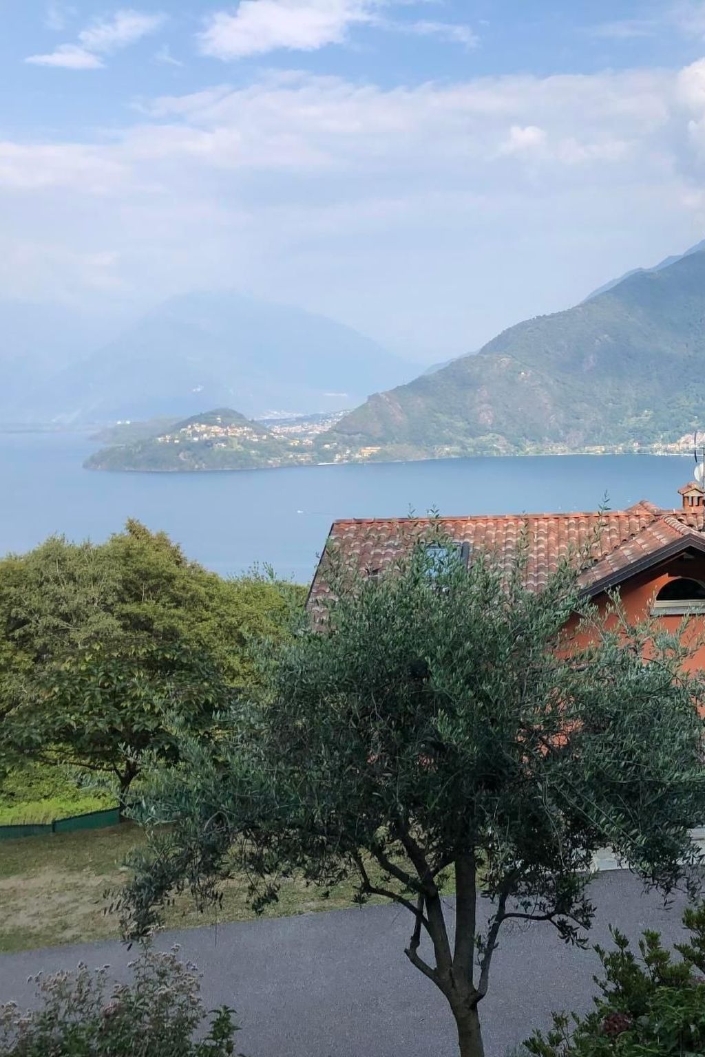 Rustikales Haus in ruhiger Lage mit  Seesicht-Binnen