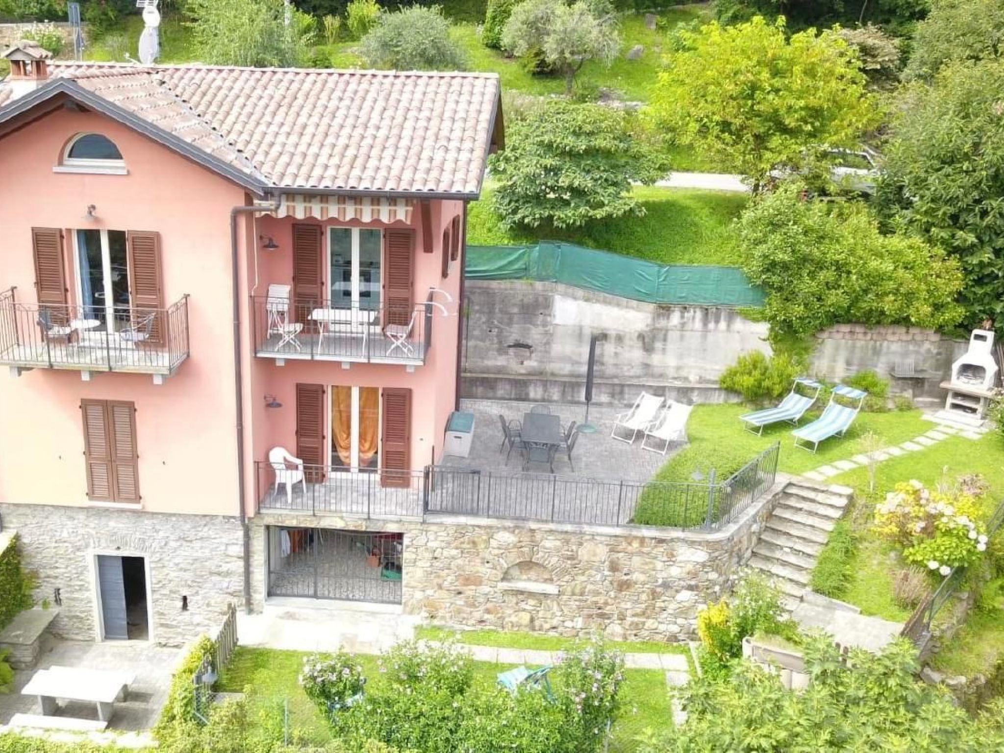 Rustikales Haus in ruhiger Lage mit  Seesicht-Binnen