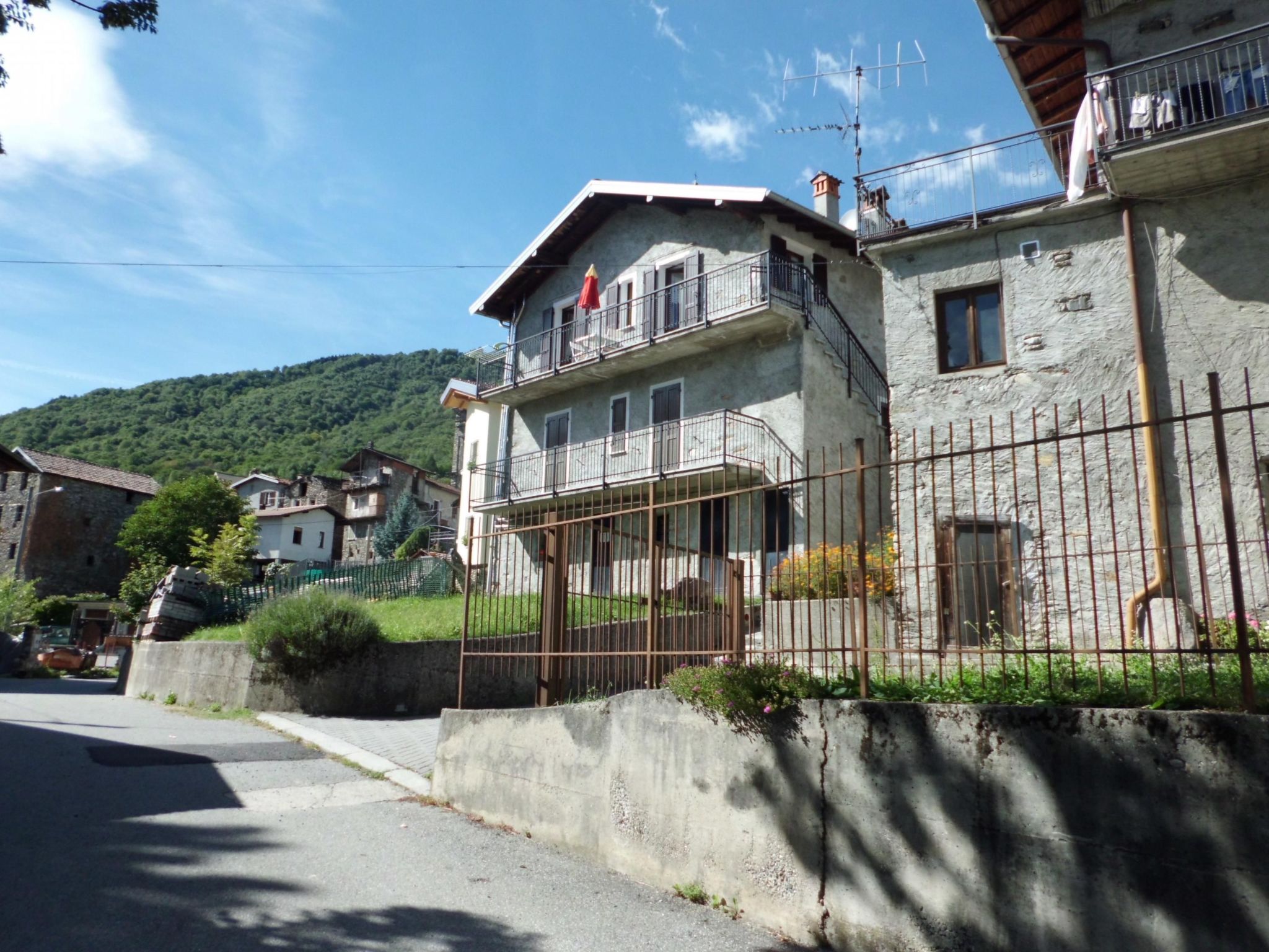 Kleine Perle im Livo-Tal-Image-tags.info