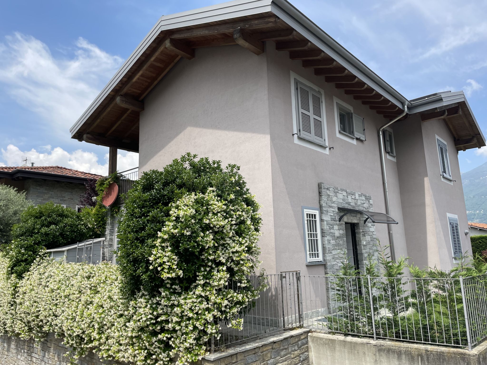 Photo of Luxury House