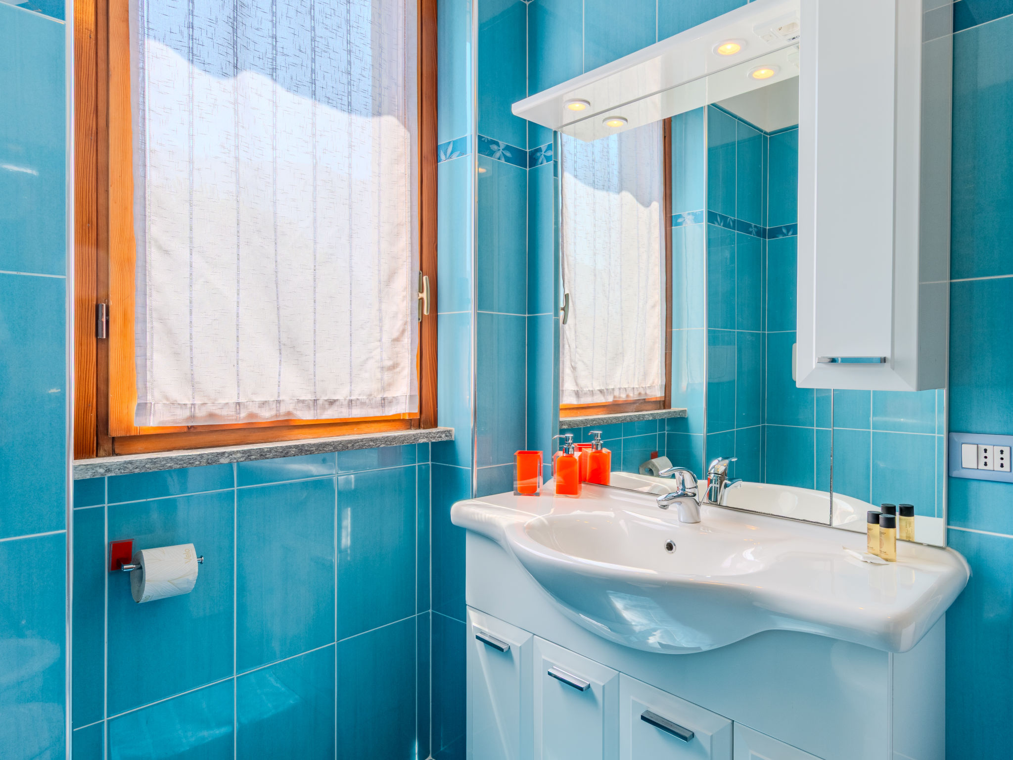 Miralago Guest House-Inside