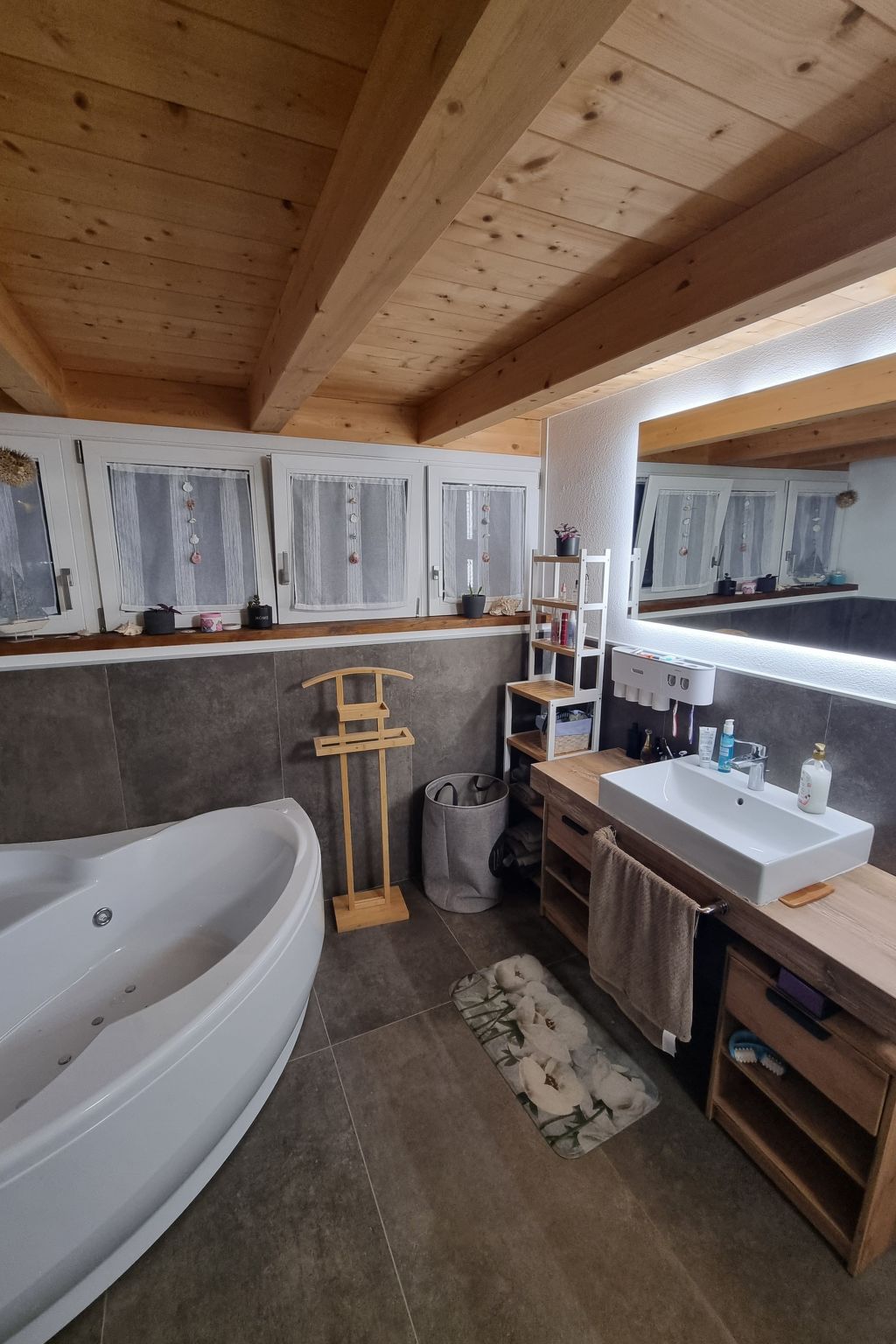 LoSteLaDa-Image-tags.info