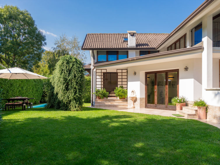 Search and Stay Destinations. Holidays Rentals in Delebio, Provincia di Sondrio - Lombardia - Italy