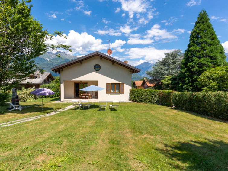 Search and Stay destination Colico Piano, Lombardia - Italy from AU$ 229. Lucrezia (CCO310)