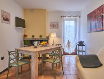 Appartement met whirlpool in Colico nabij het strand - thumbnail 4
