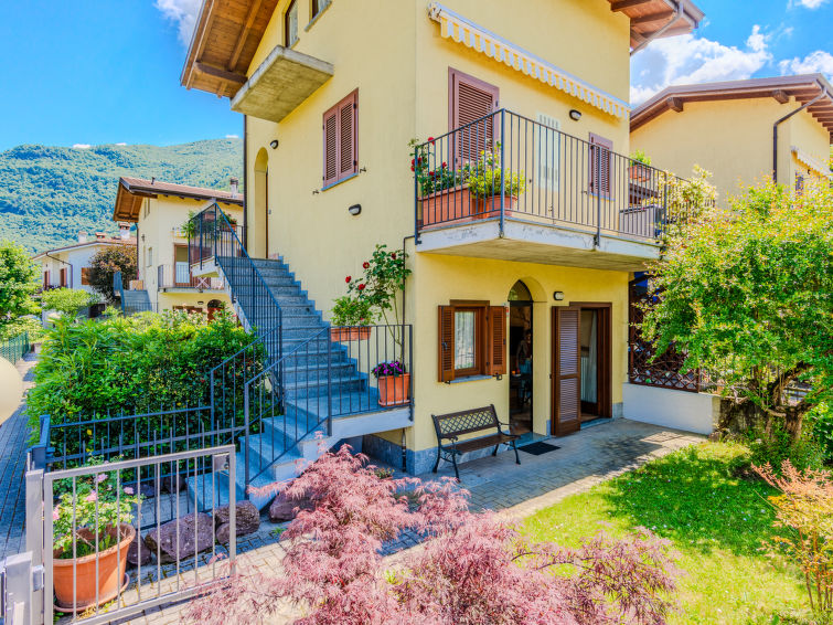 Search and Stay destination Colico, Lombardia - Italy from AU$ 225. La Perla