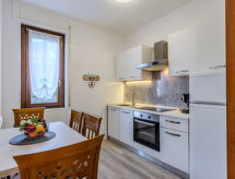 Rustiek appartement aan het Comomeer in Dorio met panoramisch uitzicht - thumbnail 4