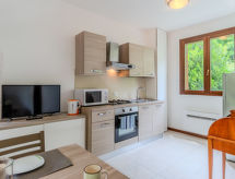 Stijlvol appartement met zwembad en uitzicht op het Comomeer in Argegno - thumbnail 3