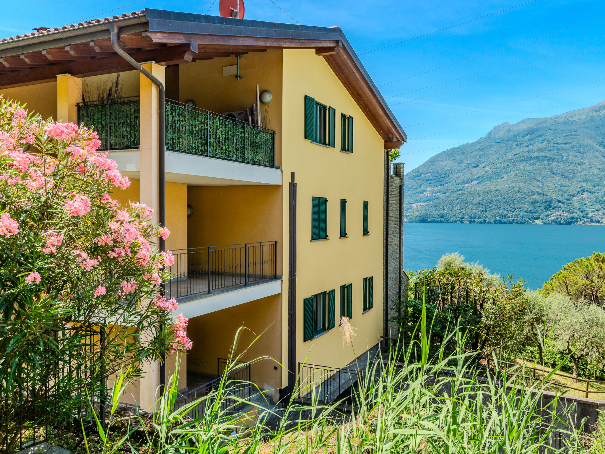 Lake View Penthouse - Buiten