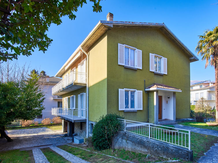 Op 450 m van het strand: ruim appartement in Dervio voor 8 personen in Dervio