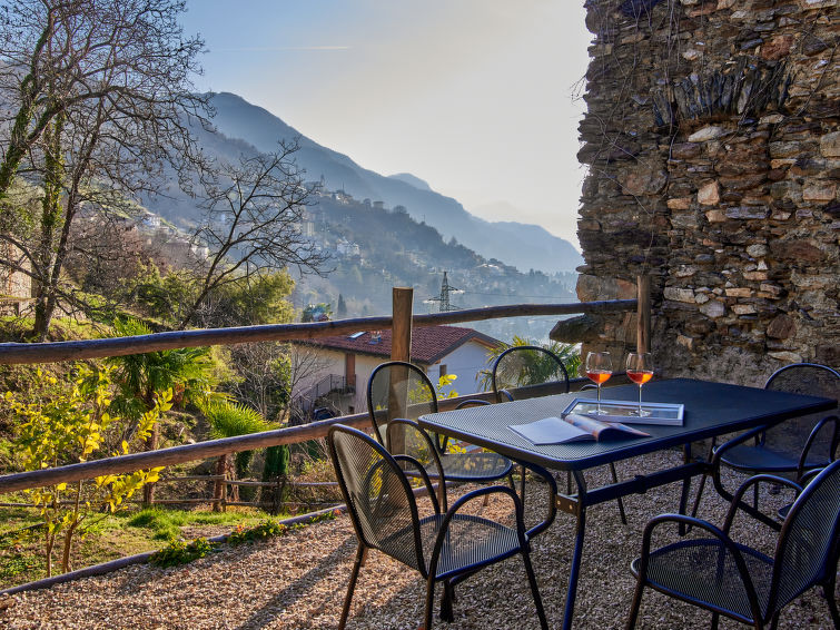 Search and Stay destination Provincia di Lecco, Lombardia - Italy from AU$ 277. Popa