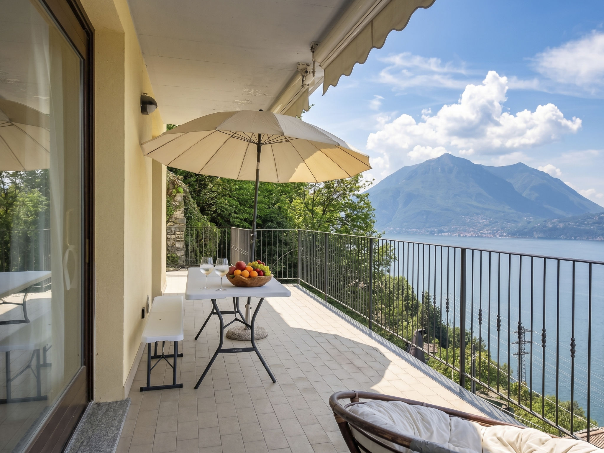 Photo of Riflesso del Lario