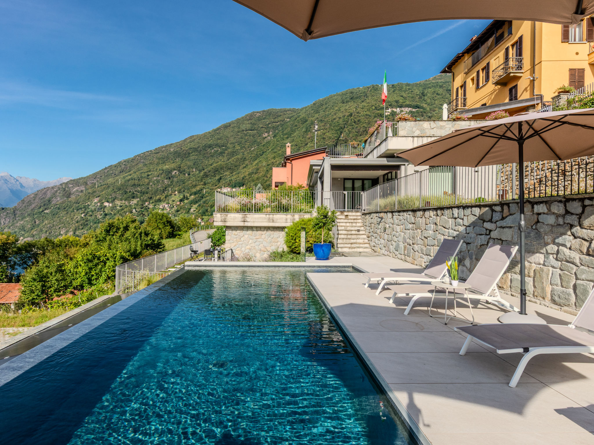 La Terrazza sul Lago-Outside