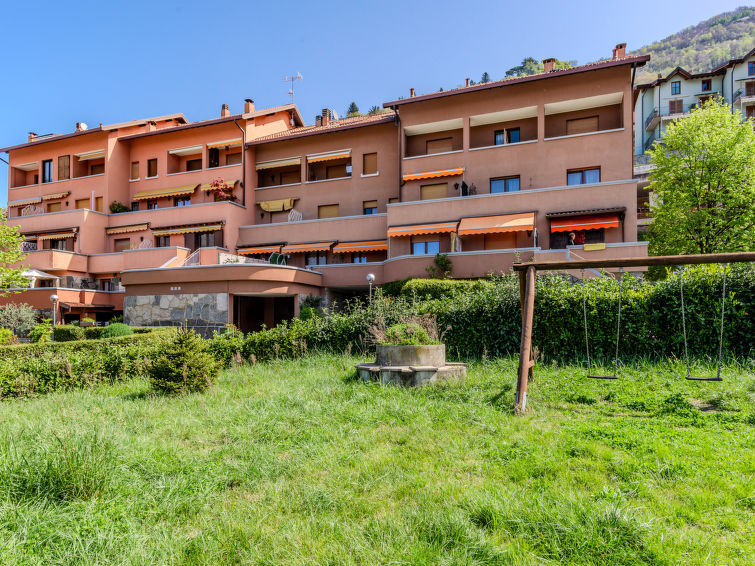6-persoons appartement in Bellano met meer- en bergzicht · 6 pers. in Bellano
