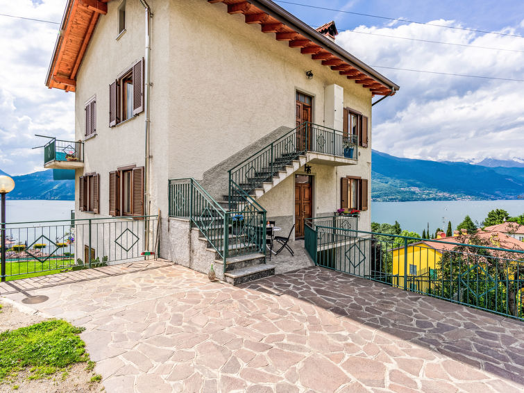 6-persoons appartement in Bellano met meer- en bergzicht in Bellano