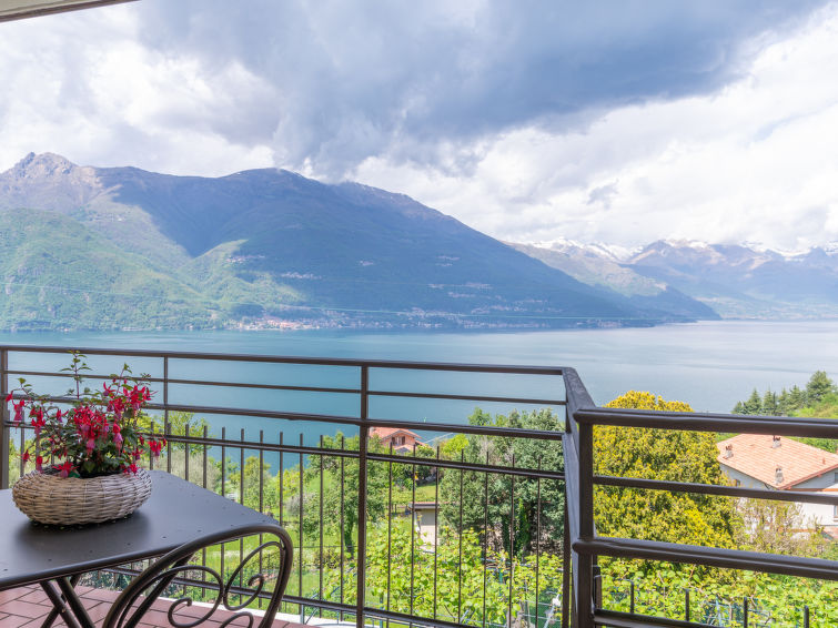 4-persoons appartement Ortensia met meer- en bergzicht in Varenna in Varenna