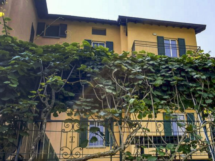 Search and Stay destination Regoledo, Lombardia - Italy from AU$ 226. Ortensia