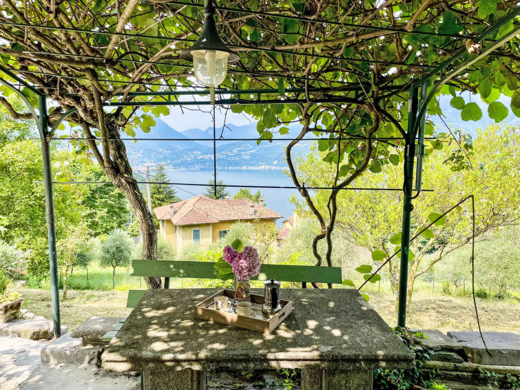 6-persoons vakantiehuis Giò in Varenna met meer- en bergzicht in Varenna