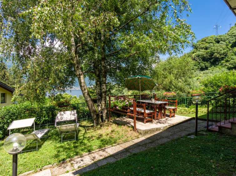 Search and Stay destination Gittana, Lombardia - Italy from AU$ 259. Nel Castagneto