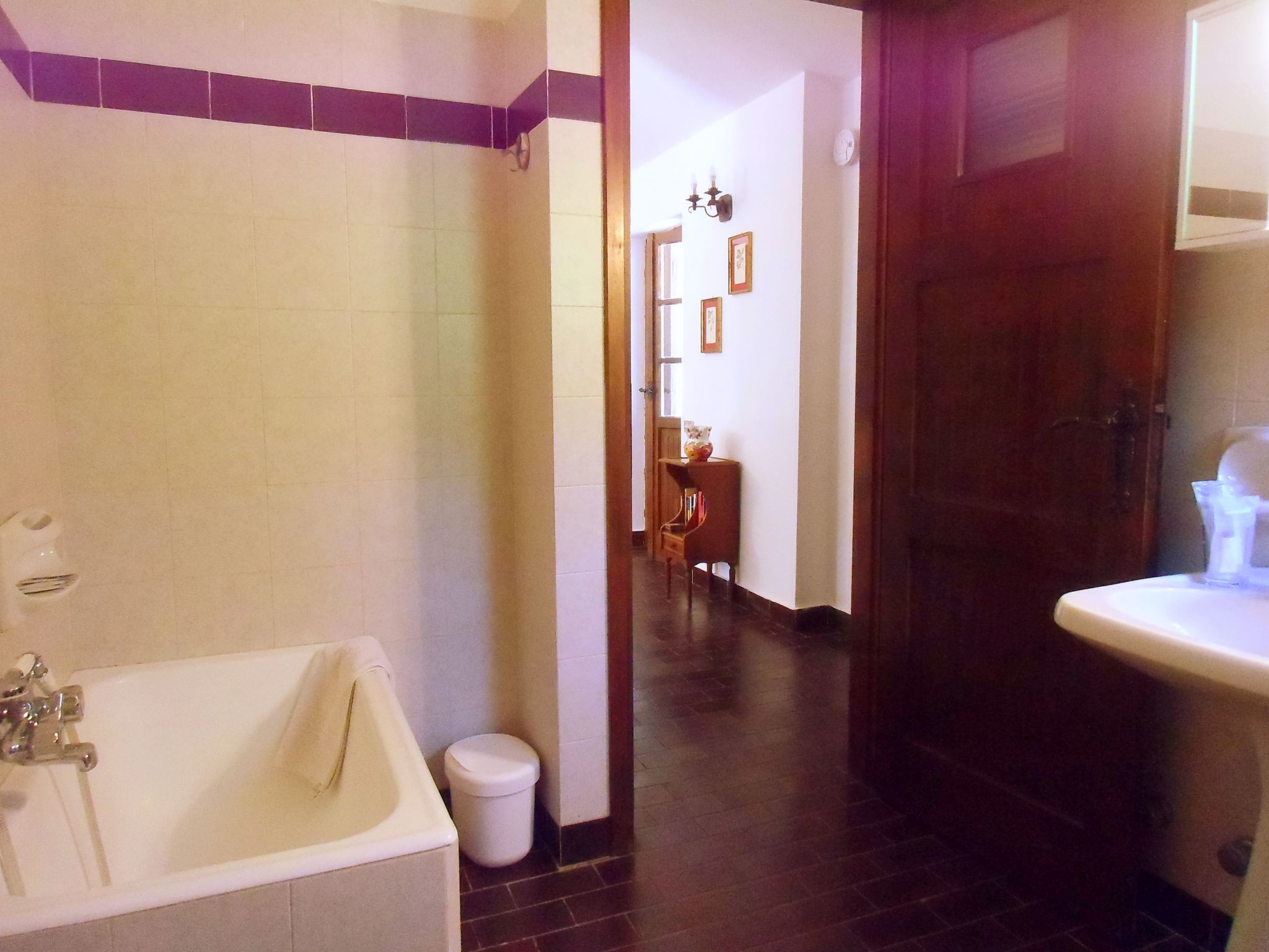 TaiObe - Fröhliches Partyhaus-Image-tags.info