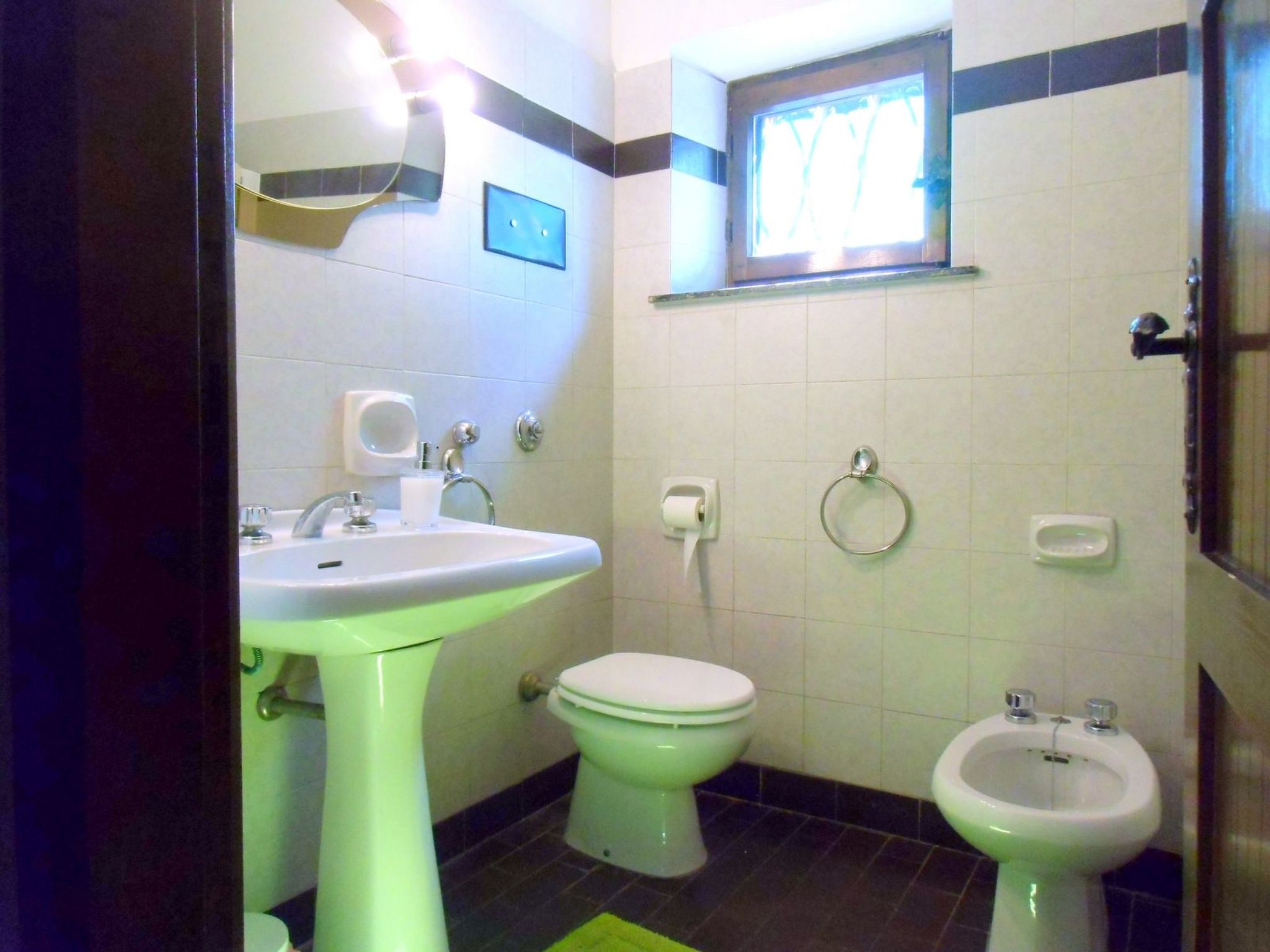 TaiObe - Fröhliches Partyhaus-Image-tags.info