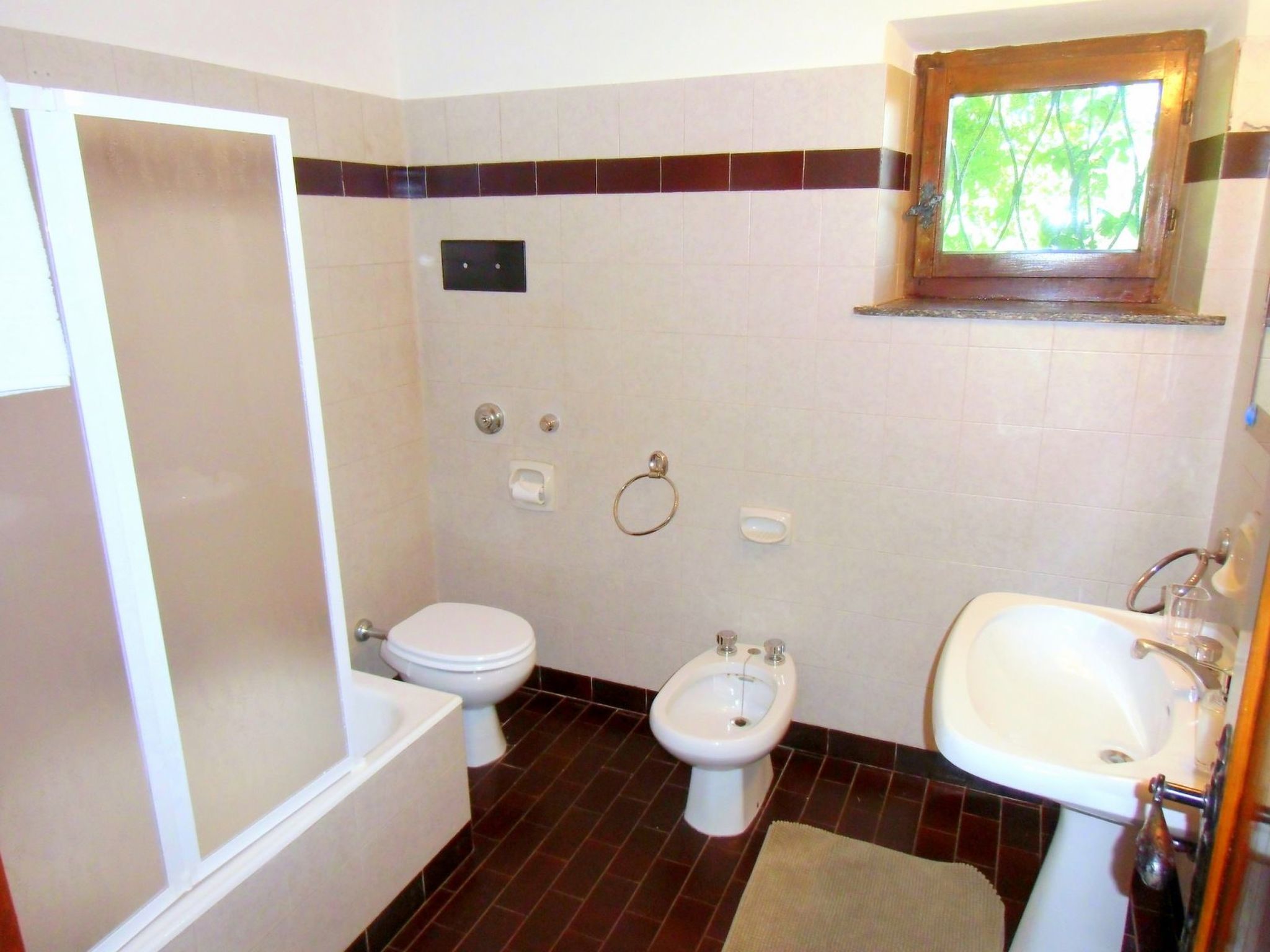 TaiObe - Fröhliches Partyhaus-Image-tags.info