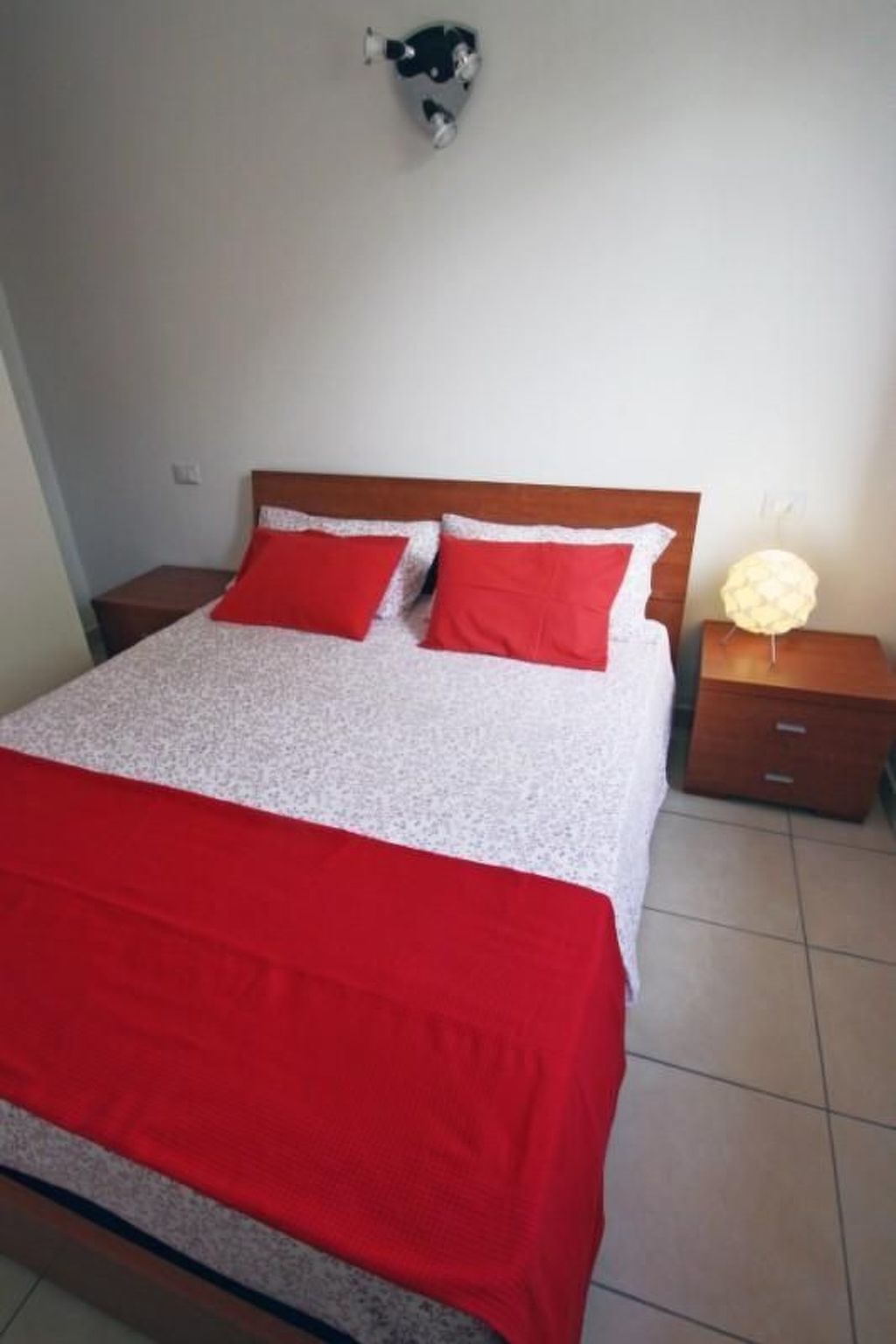 Villa zur alleinigen Nutzung mit 4 Wohnungen-Binnen