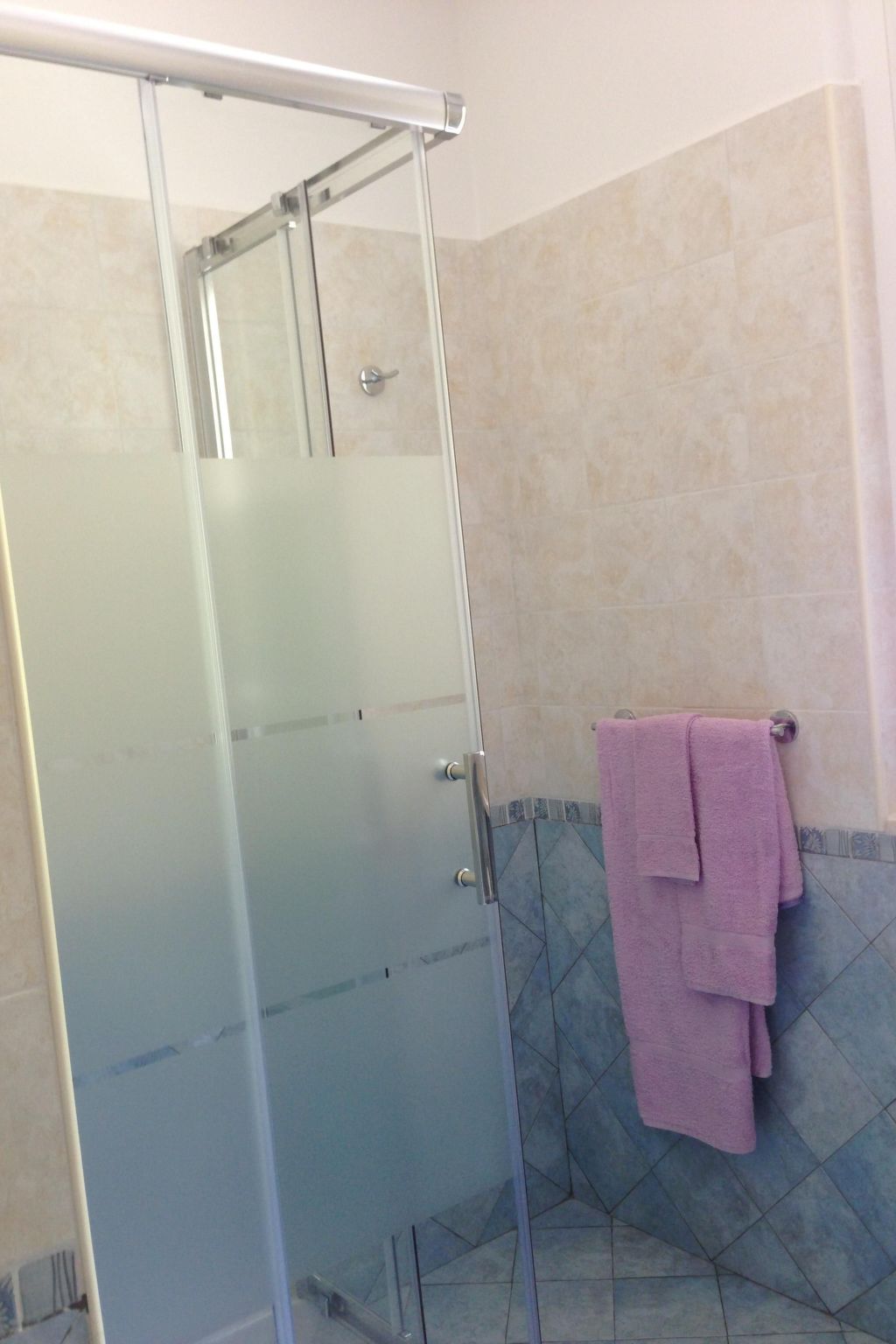 Villa zur alleinigen Nutzung mit 4 Wohnungen-Binnen