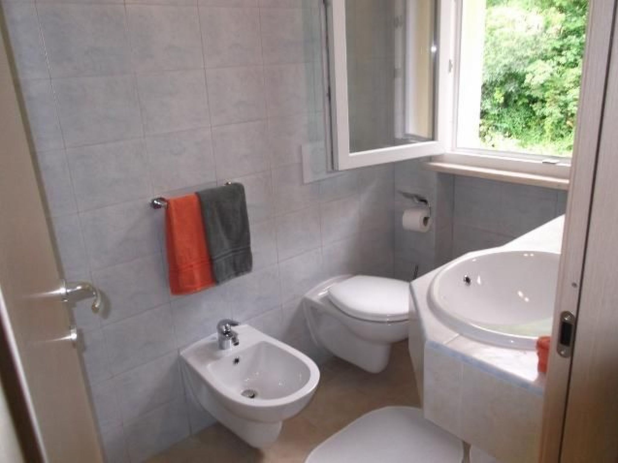 Villa zur alleinigen Nutzung mit 4 Wohnungen-Binnen