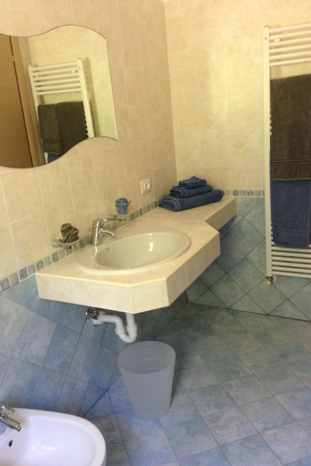 Villa zur alleinigen Nutzung mit 4 Wohnungen-Binnen