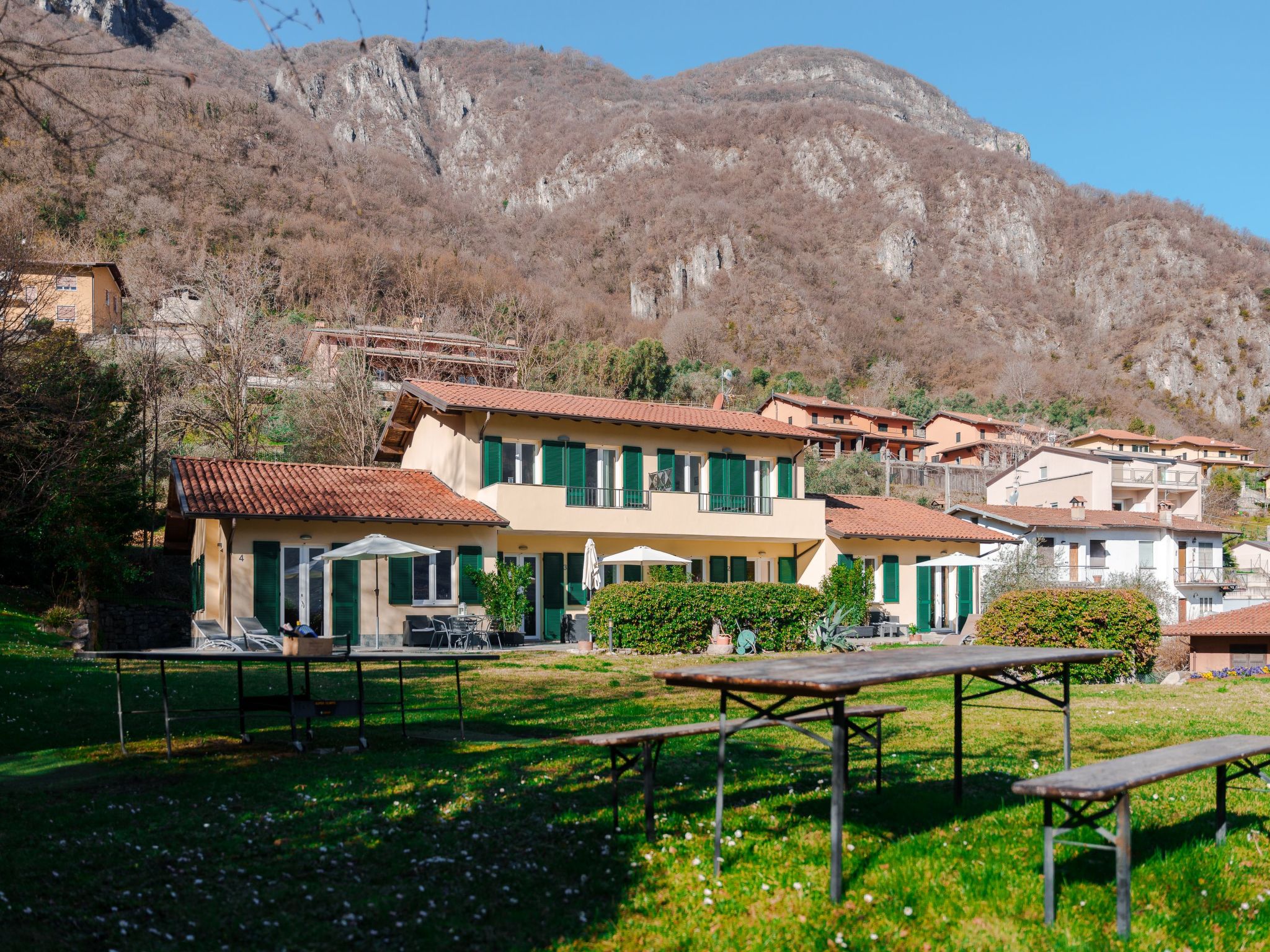 Villa zur alleinigen Nutzung mit 4 Wohnungen-Binnen