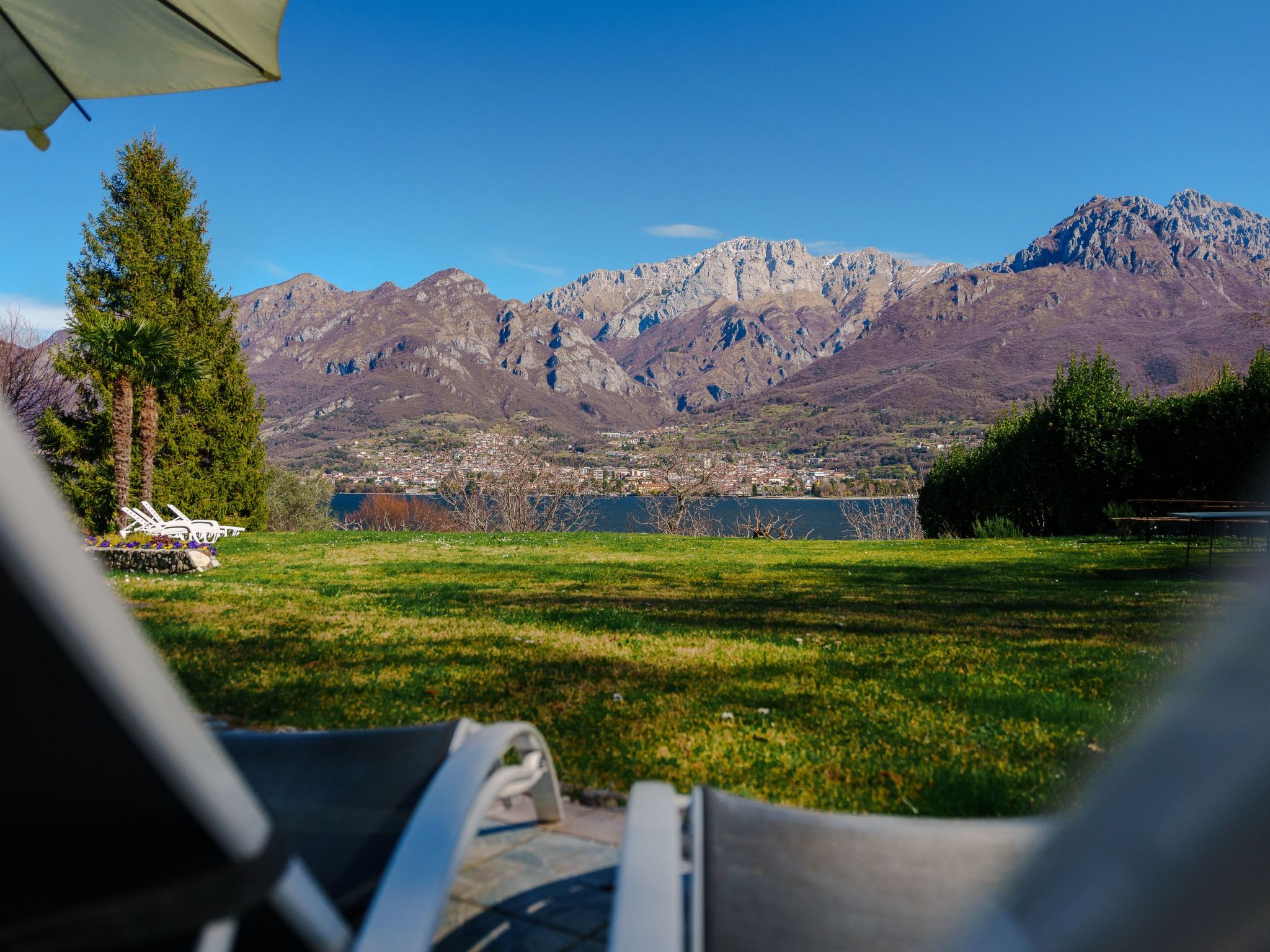 Villa zur alleinigen Nutzung mit 4 Wohnungen-Binnen