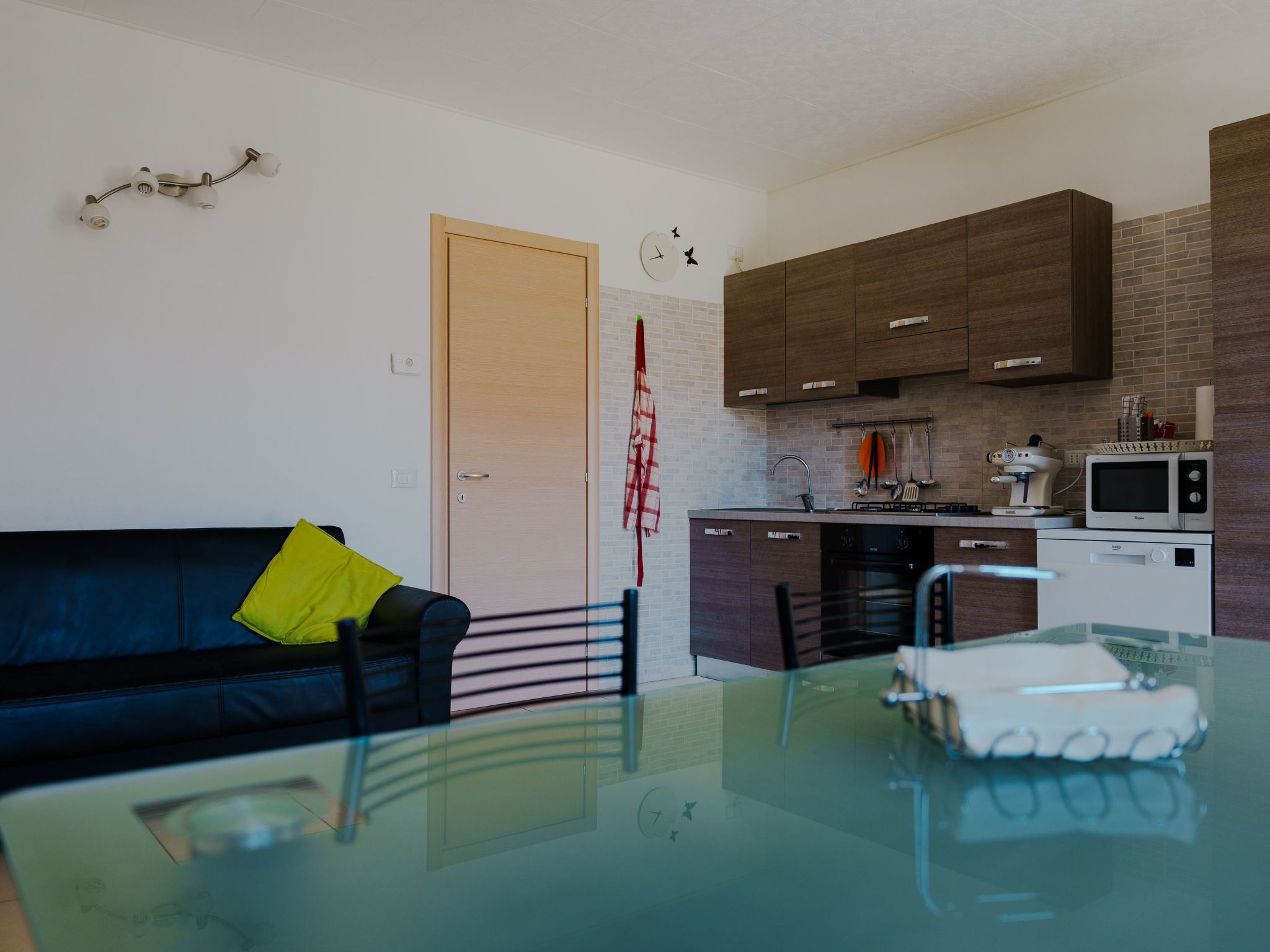 Villa zur alleinigen Nutzung mit 4 Wohnungen-Binnen