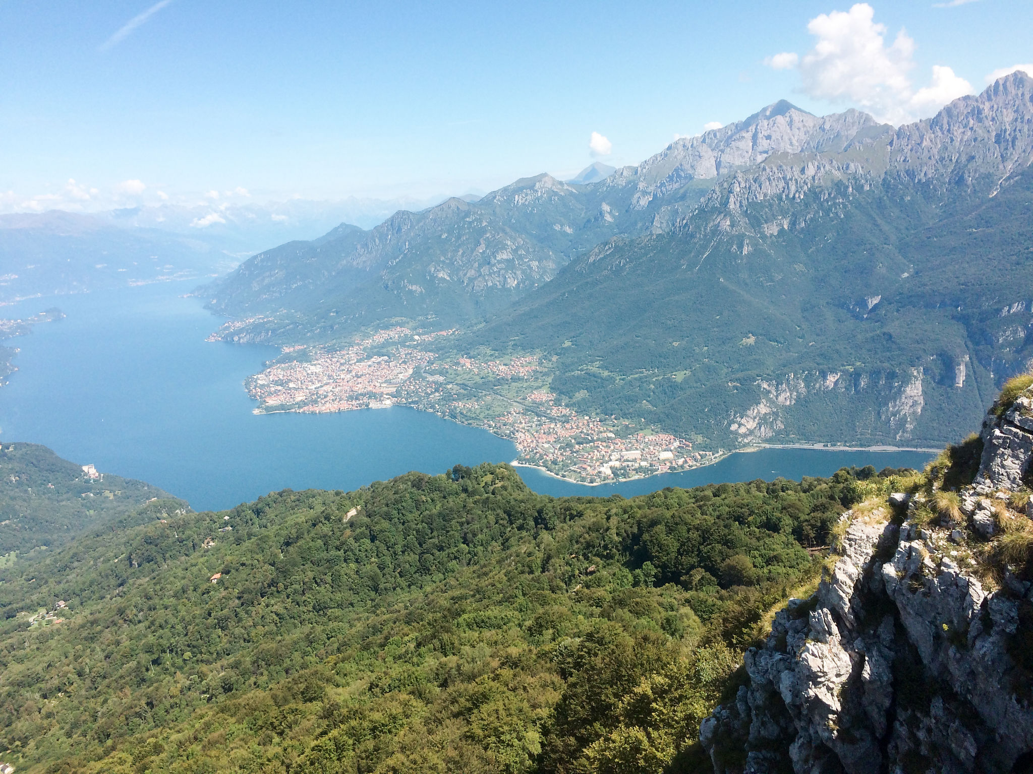 Villa zur alleinigen Nutzung mit 4 Wohnungen-Omgeving
