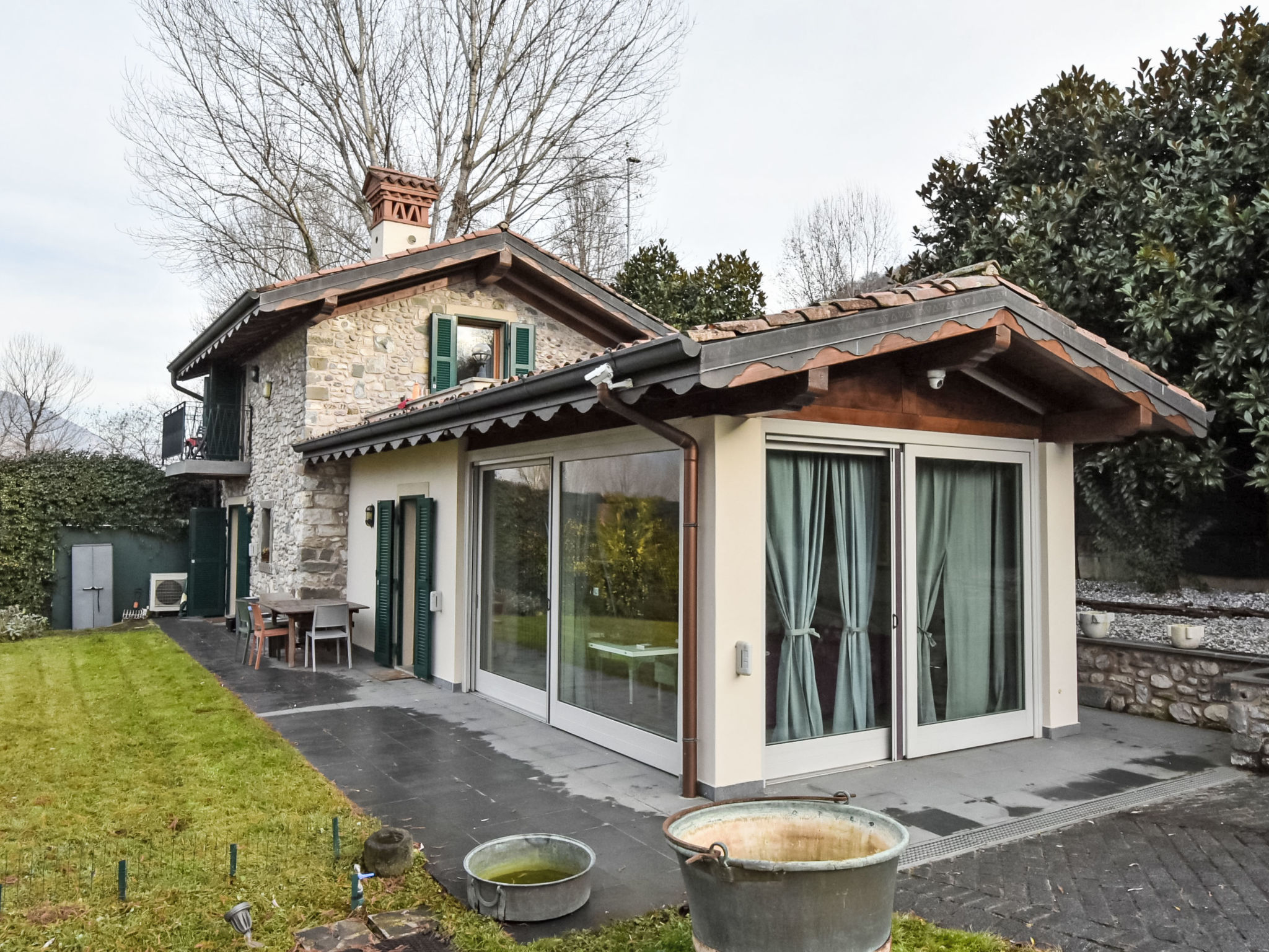 Ferienhaus mit umzäuntem Garten in Iseo (Italien) und 1 Hund erlaubt