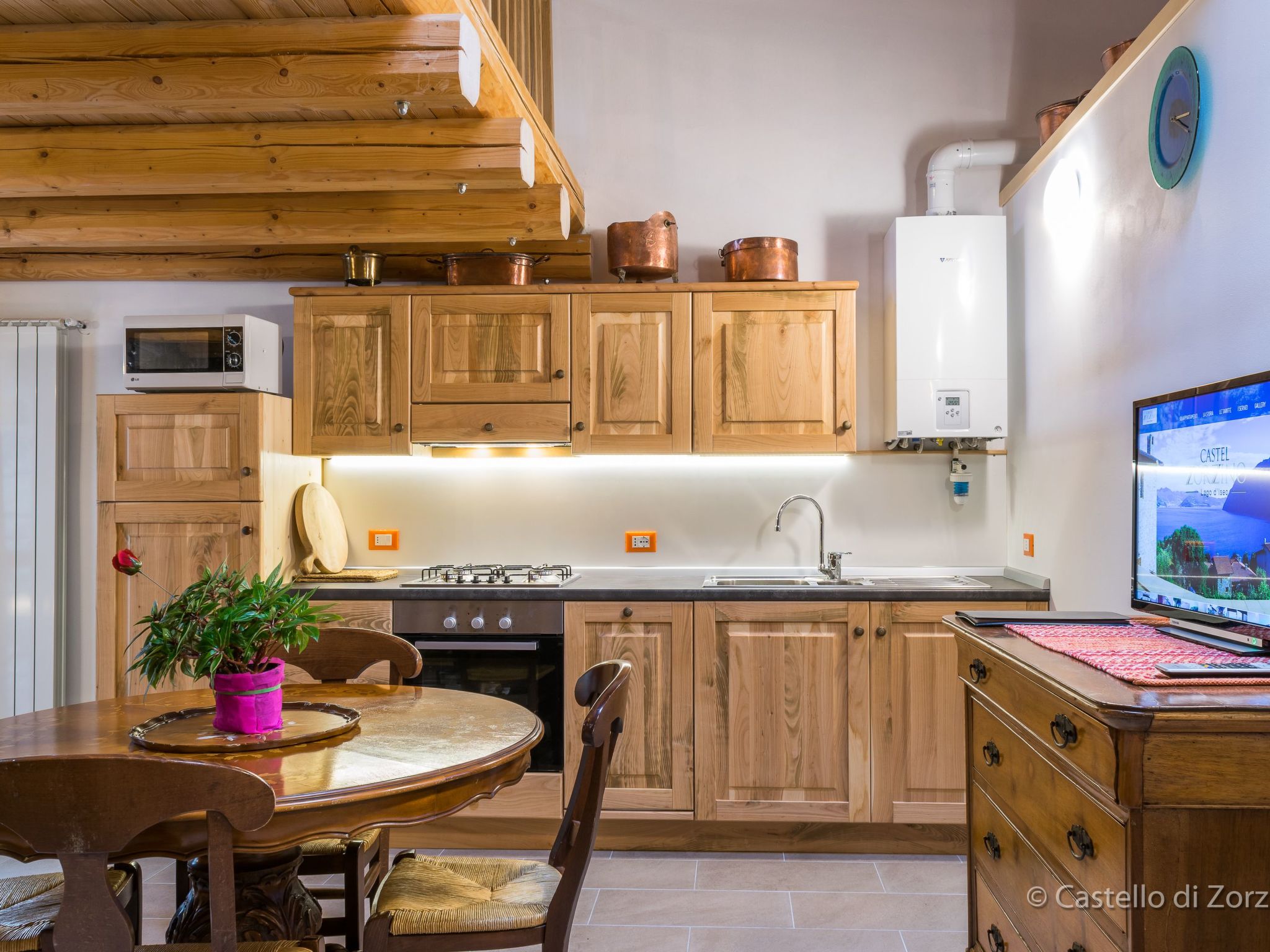 Studio-Apartment mit Zwischengeschoss in einem historischen Gebäude in Zorzino-Binnen