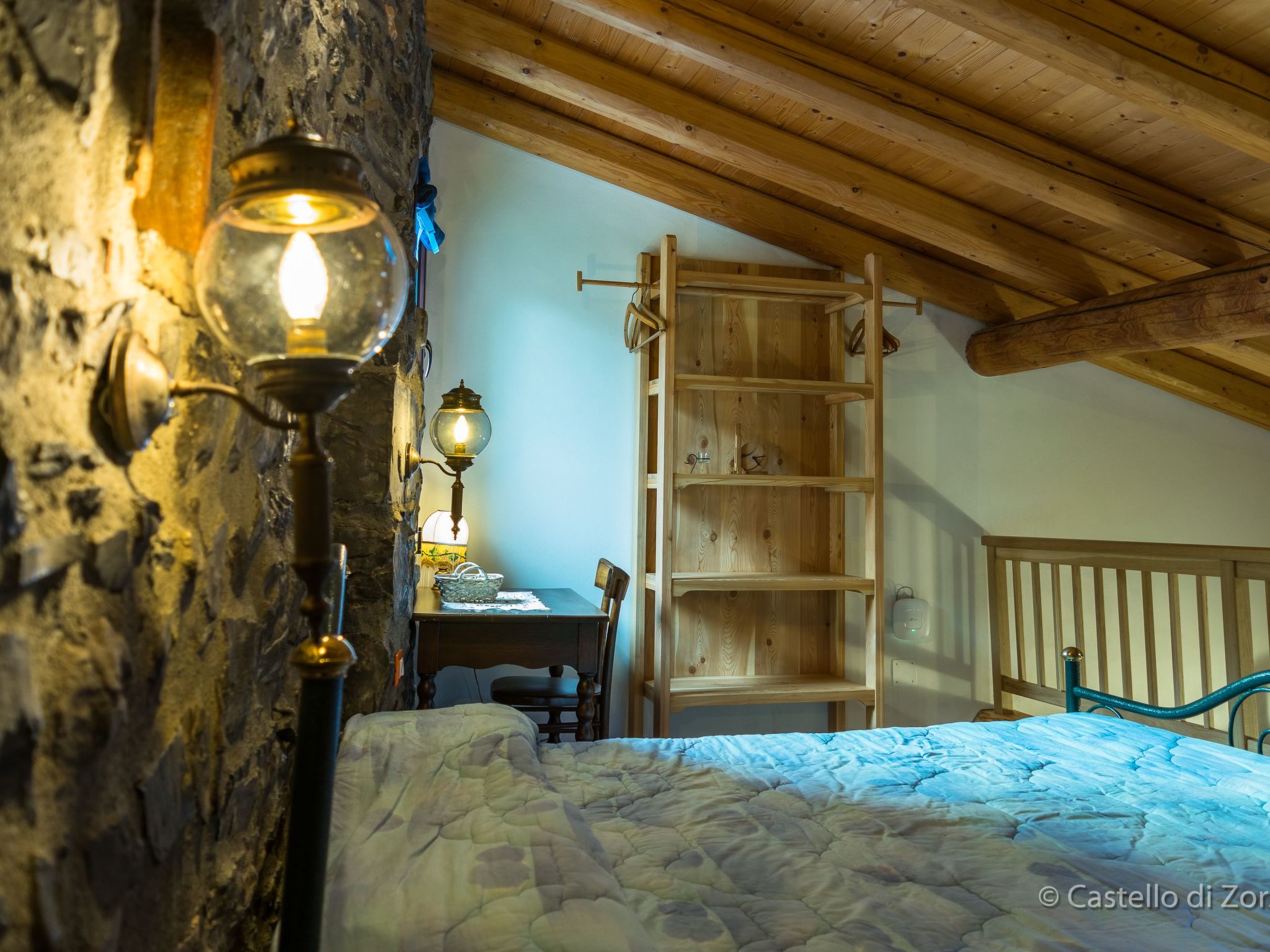 Studio-Apartment mit Zwischengeschoss in einem historischen Gebäude in Zorzino-Binnen