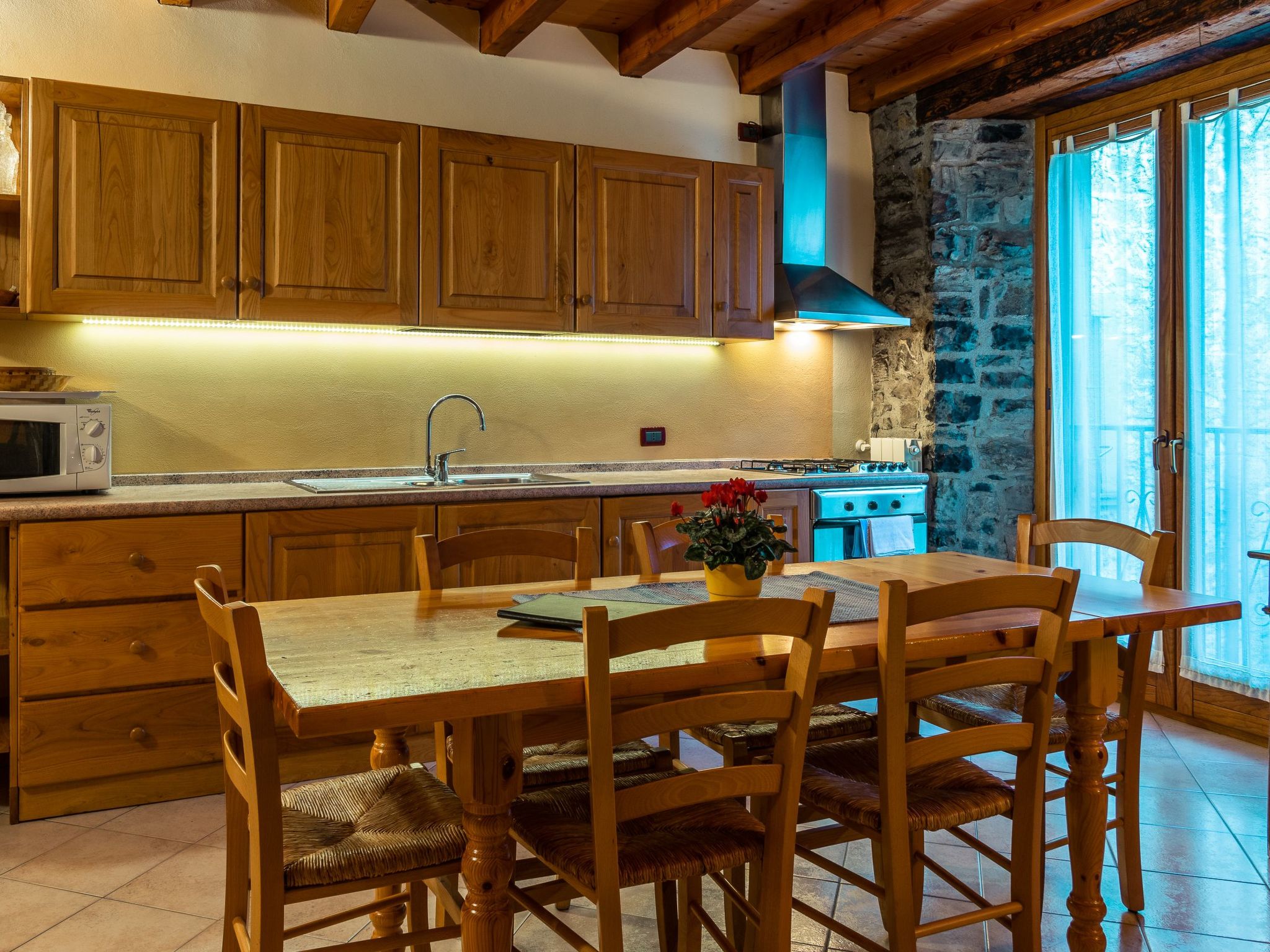 Dreistöckiges Apartment in einem historischen Gebäude-Binnen