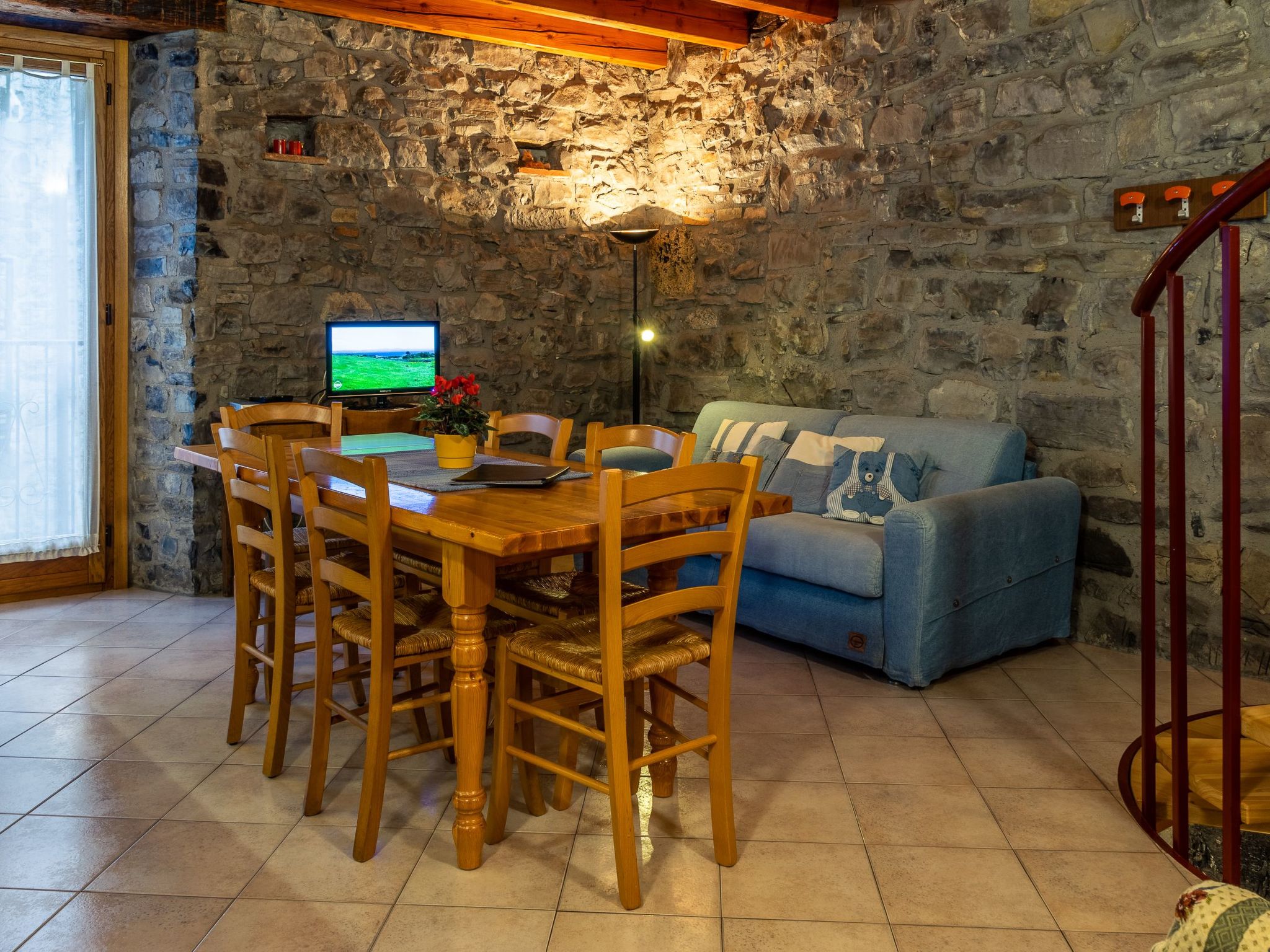 Dreistöckiges Apartment in einem historischen Gebäude-Binnen