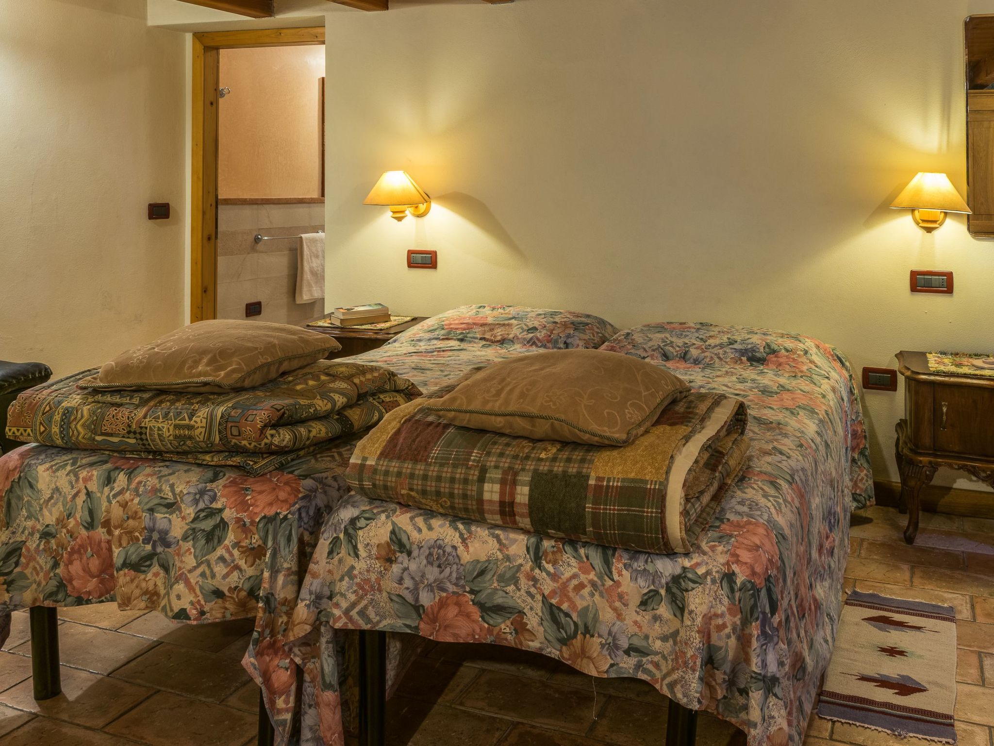 Dreistöckiges Apartment in einem historischen Gebäude-Binnen