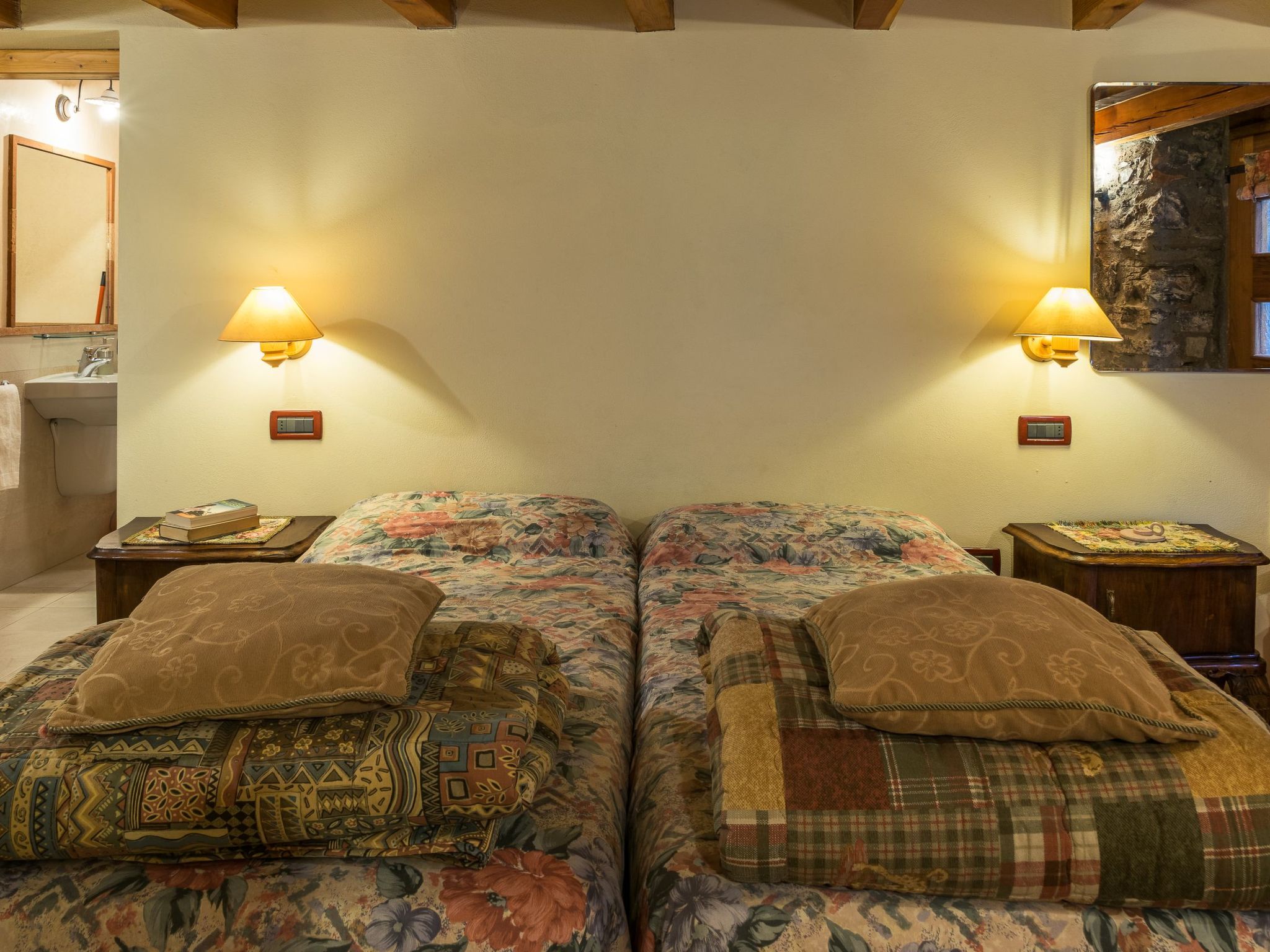 Dreistöckiges Apartment in einem historischen Gebäude