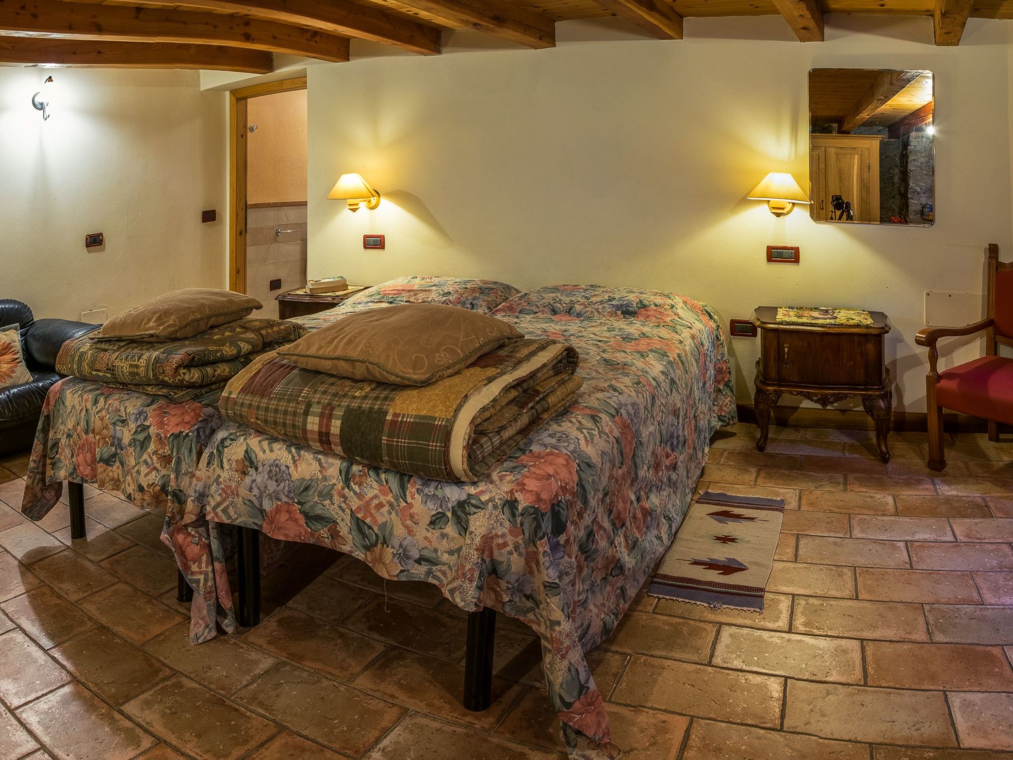 Dreistöckiges Apartment in einem historischen Gebäude-Binnen