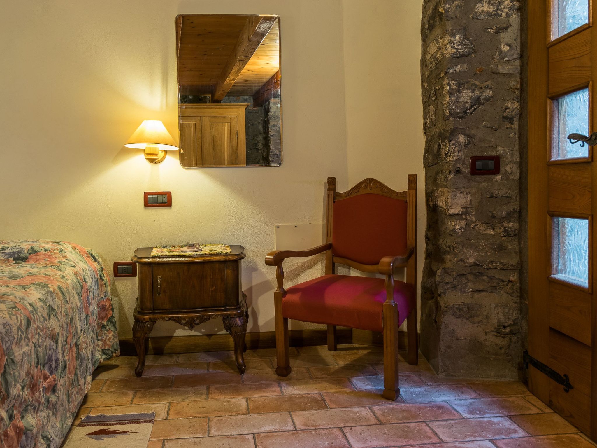 Dreistöckiges Apartment in einem historischen Gebäude-Binnen