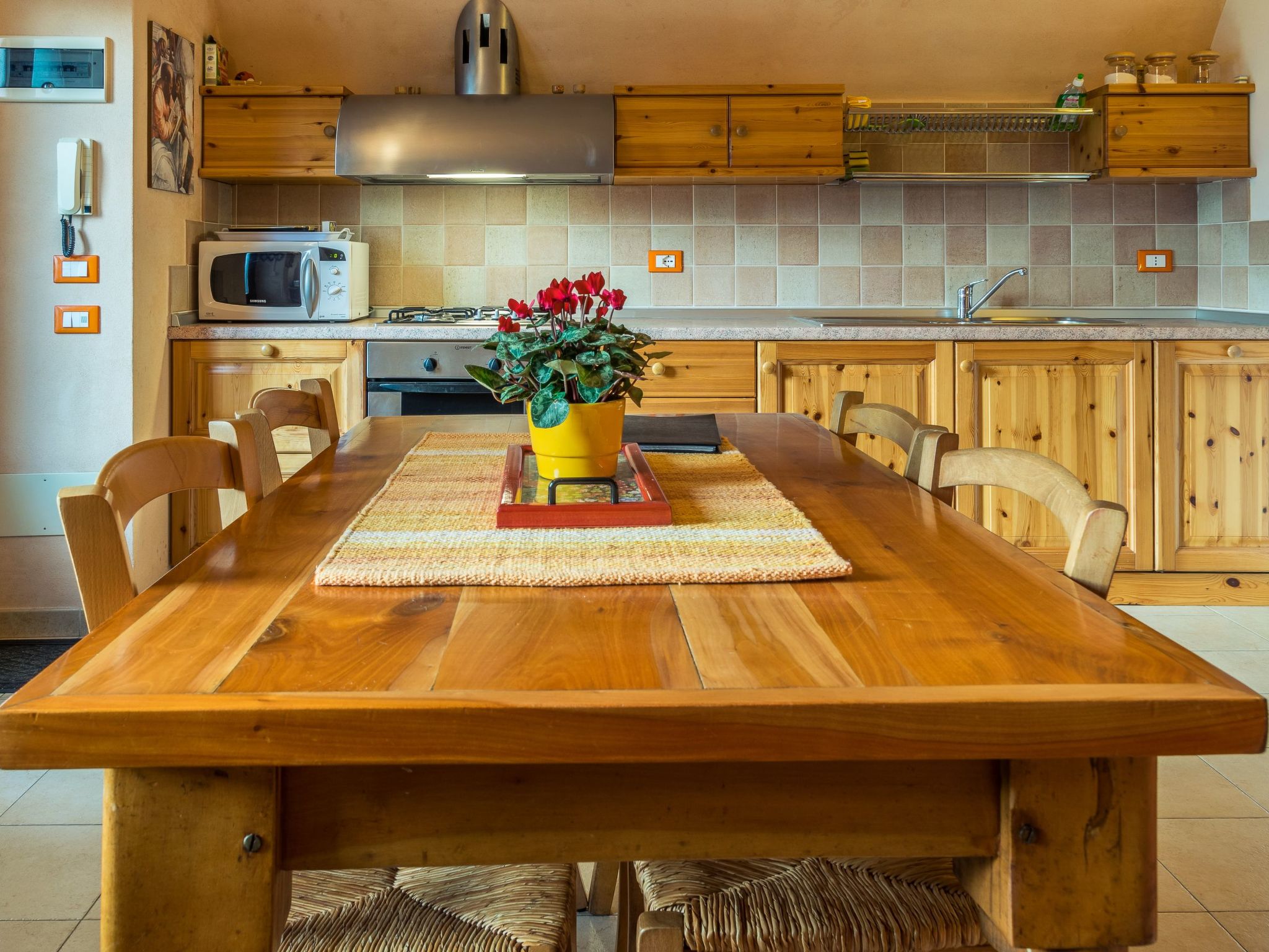 Wohnung in Riva Di Solto mit Kleinem Garten-Binnen