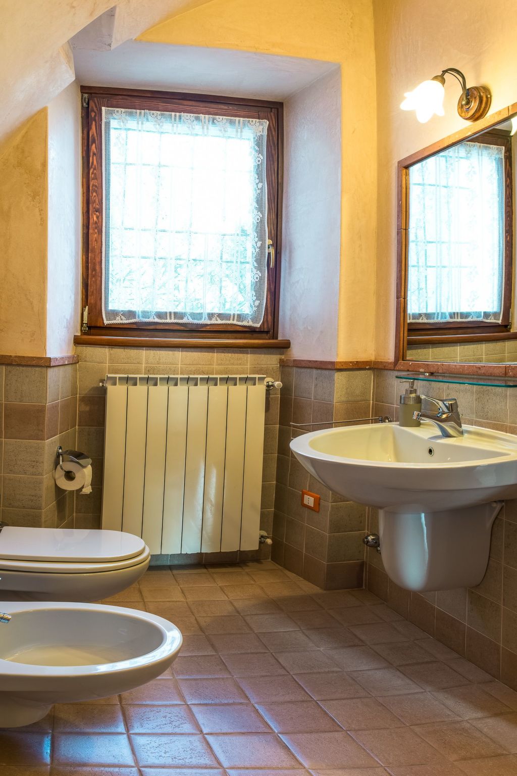 Wohnung in Riva Di Solto mit Kleinem Garten-Binnen